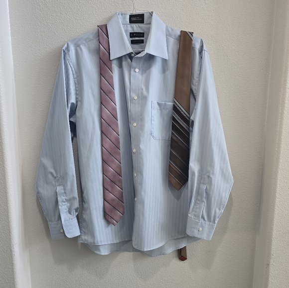 Dress shirt & 2 tie set light solid  blue long sleeved men's button up shirt - Picture 3 of 7